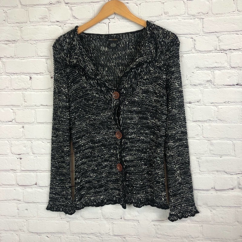 BCBGMAXAZRIA Cardigan open Knit Large Buttons No Pockets Scalloped Trim Large